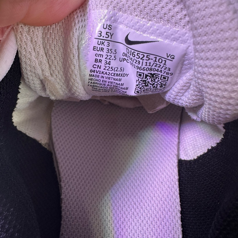 adidas White and Black Athletic Shoes - Picture 15 of 15